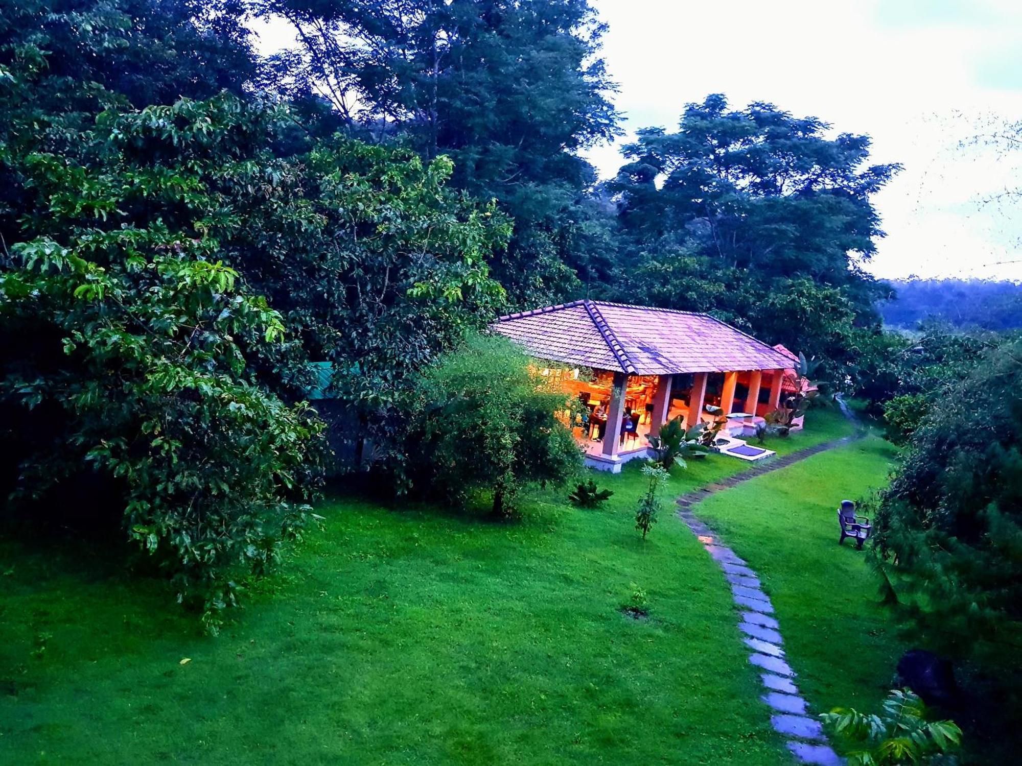 Homestay The Road's End *